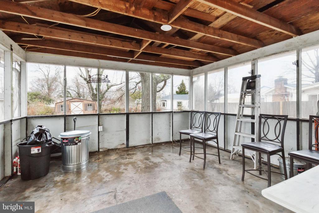 639 W Church Rd