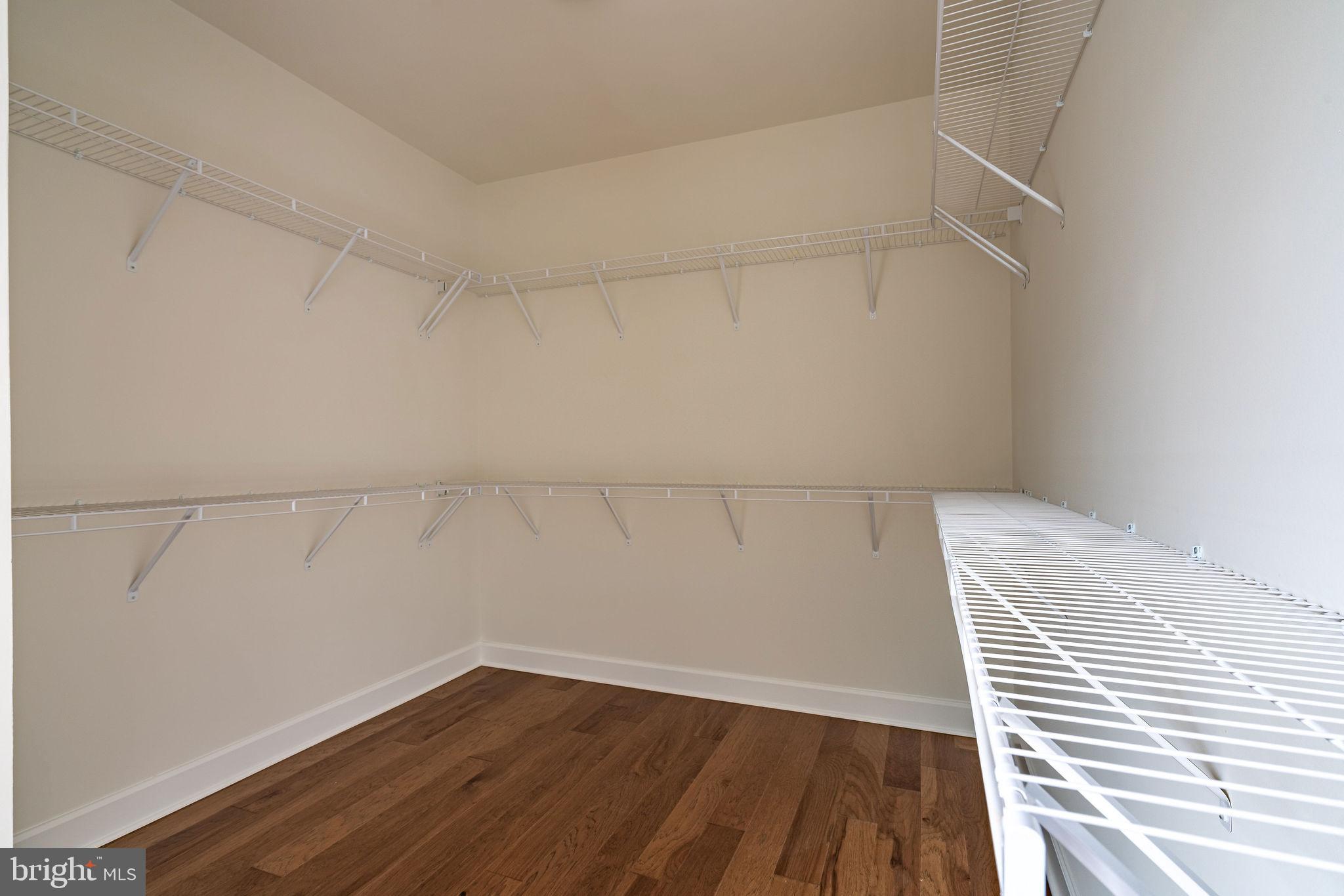 43078 Greeley Sq