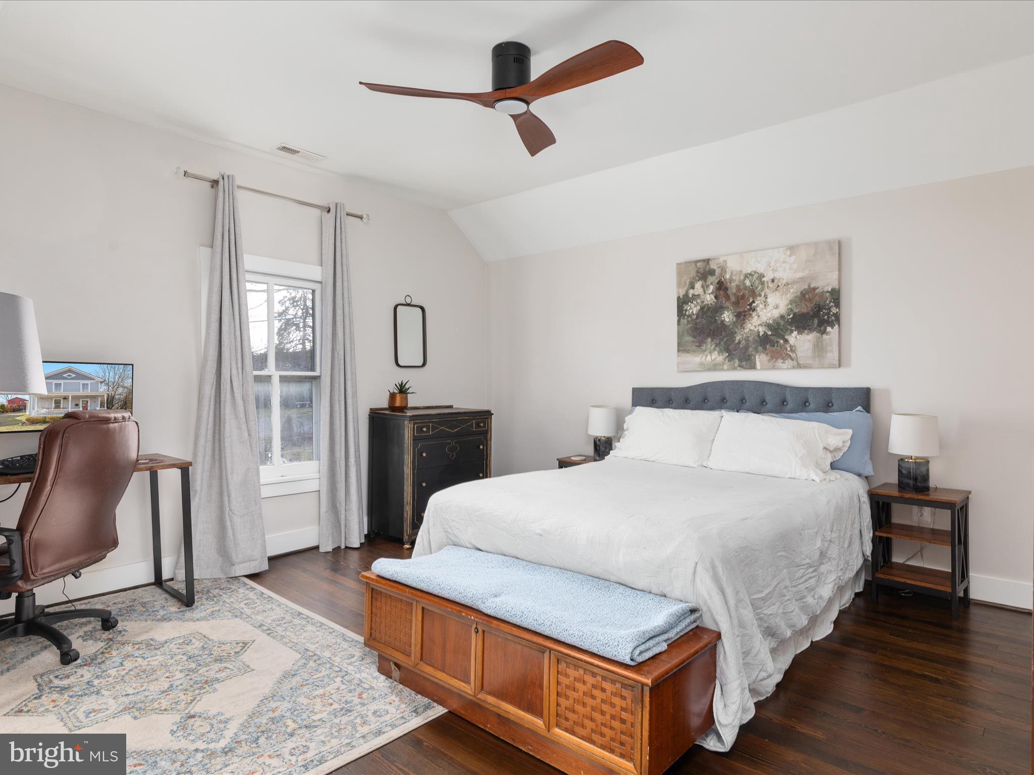 427 S King St