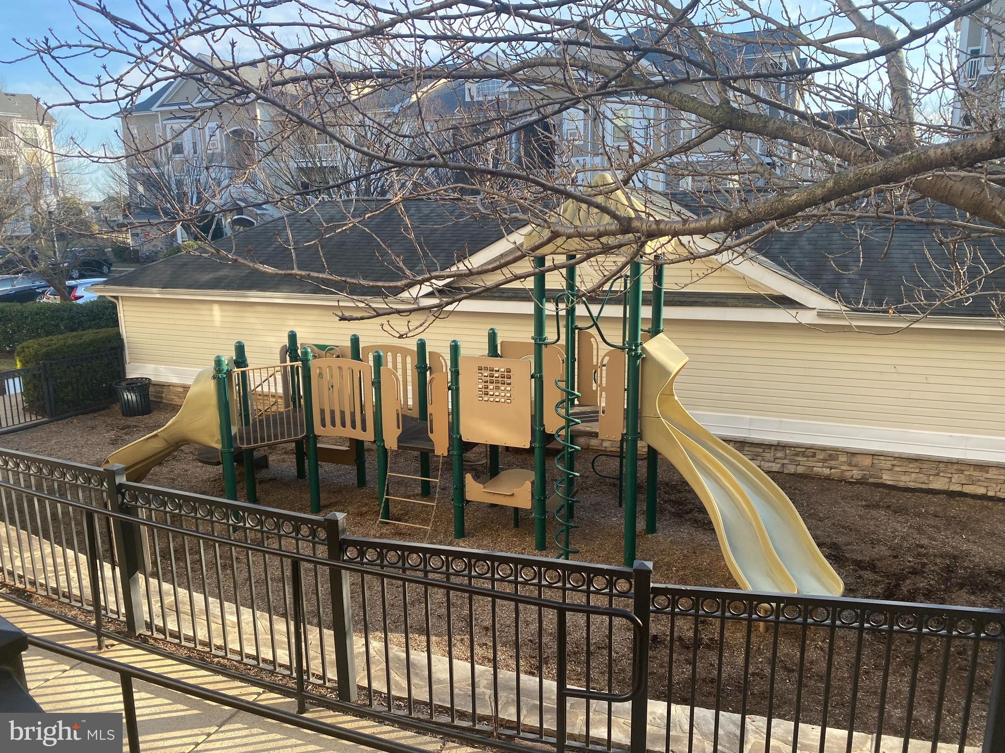 514 Sunset View Ter SE #103