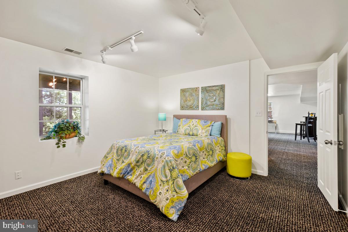 46395 HAMPSHIRE STATION DRIVE