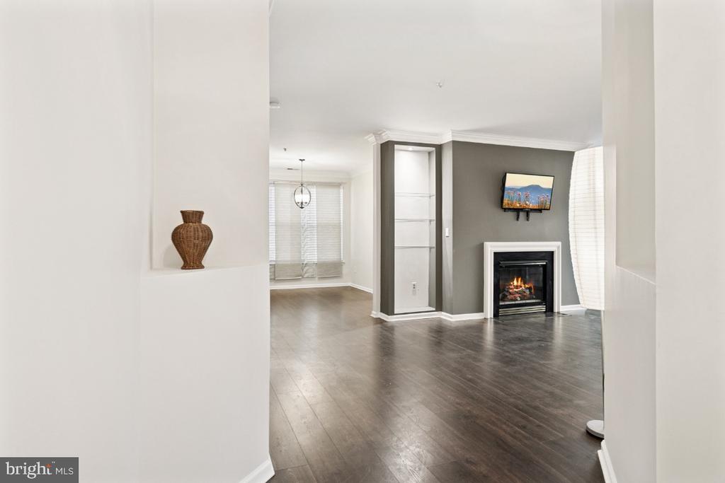 20903 CEDARPOST SQUARE 101