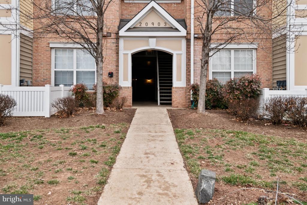 20903 CEDARPOST SQUARE 101