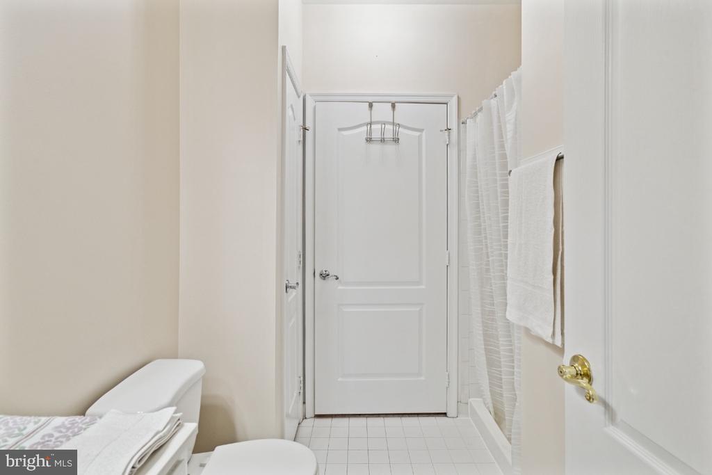 20903 CEDARPOST SQUARE 101