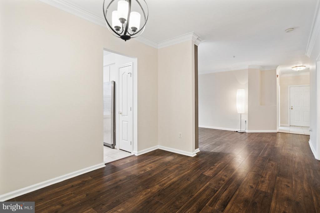 20903 CEDARPOST SQUARE 101