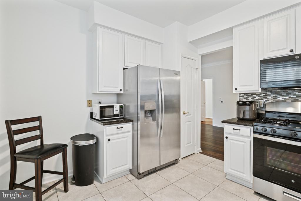20903 CEDARPOST SQUARE 101