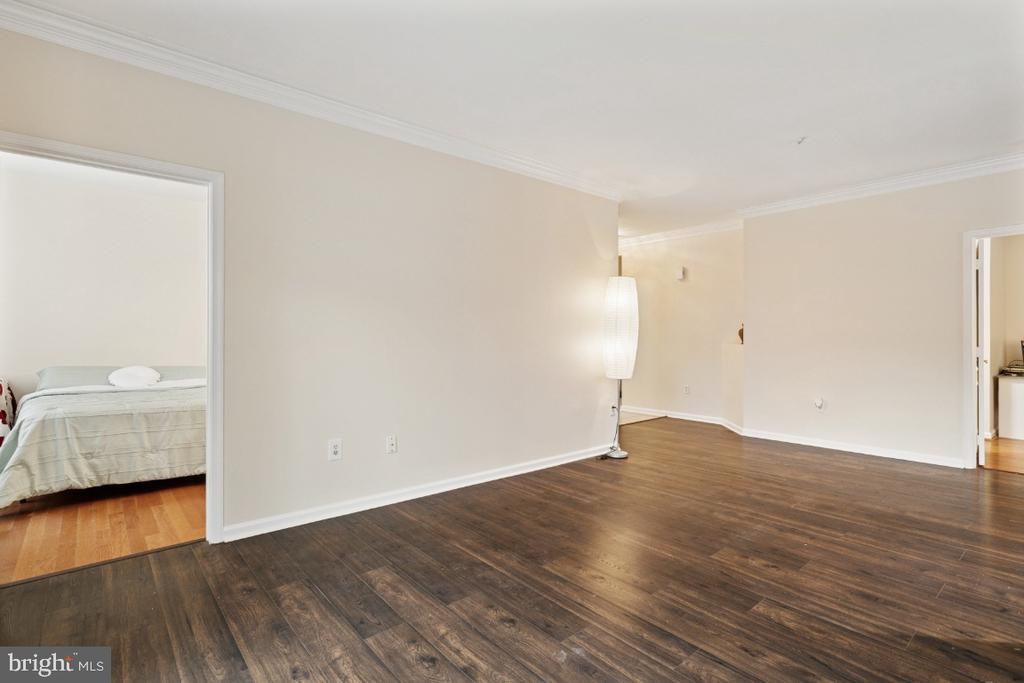 20903 CEDARPOST SQUARE 101