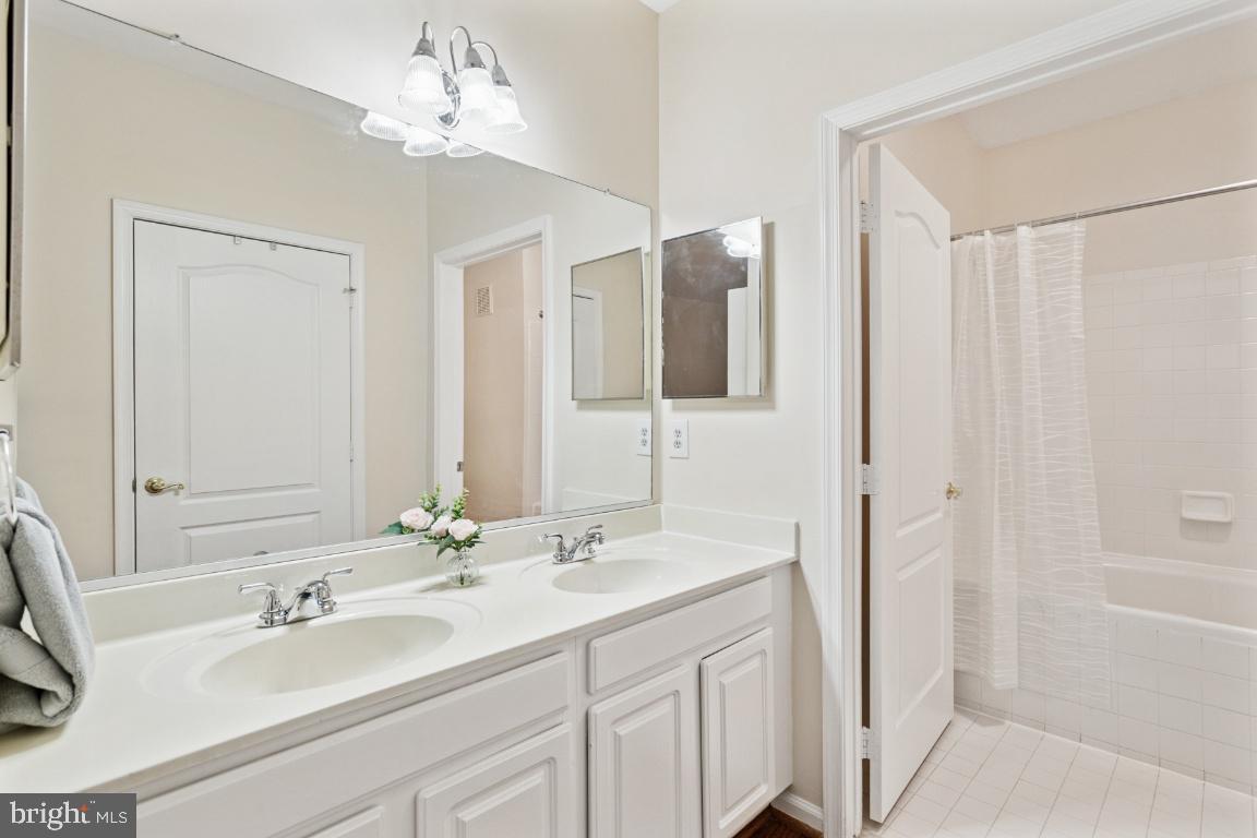 20903 Cedarpost Sq #101
