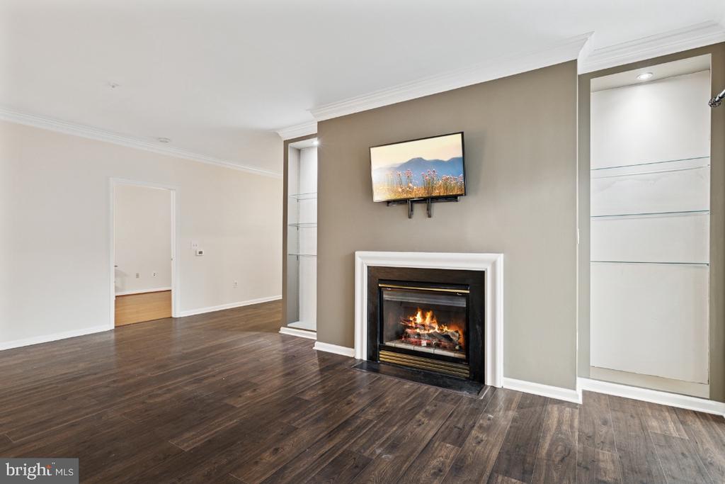 20903 CEDARPOST SQUARE 101