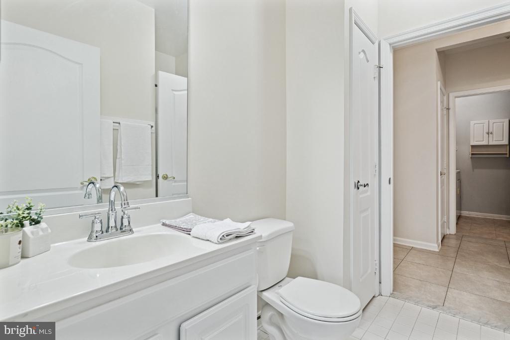 20903 CEDARPOST SQUARE 101
