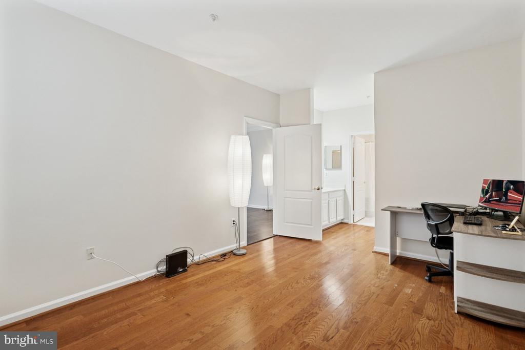 20903 CEDARPOST SQUARE 101