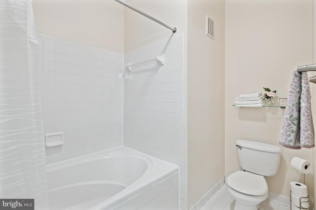20903 CEDARPOST SQUARE 101