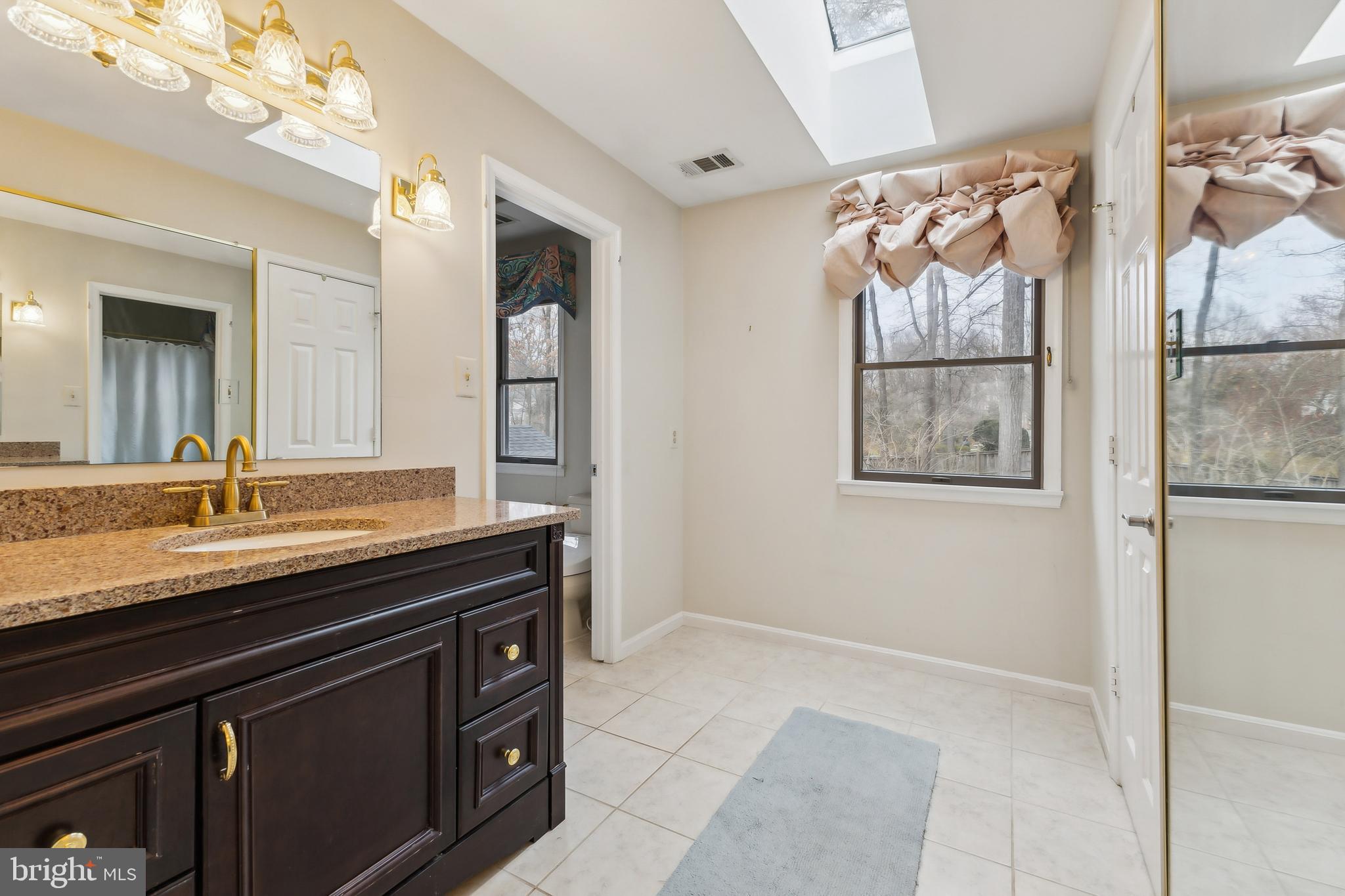 41 Cedar Dr