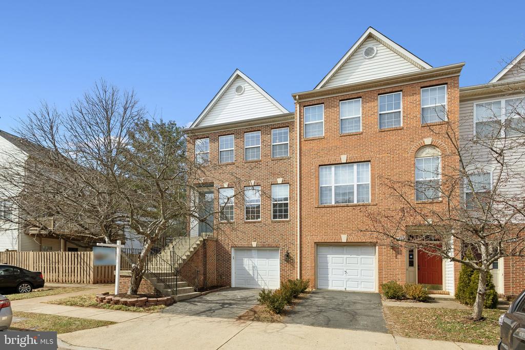 21497 RUSTY BLACKHAW SQUARE
