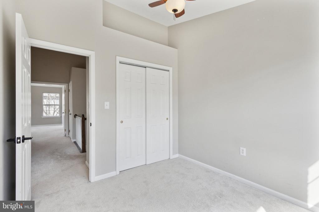 21497 RUSTY BLACKHAW SQUARE