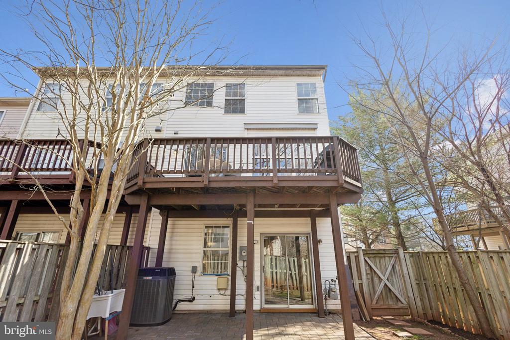 21497 RUSTY BLACKHAW SQUARE