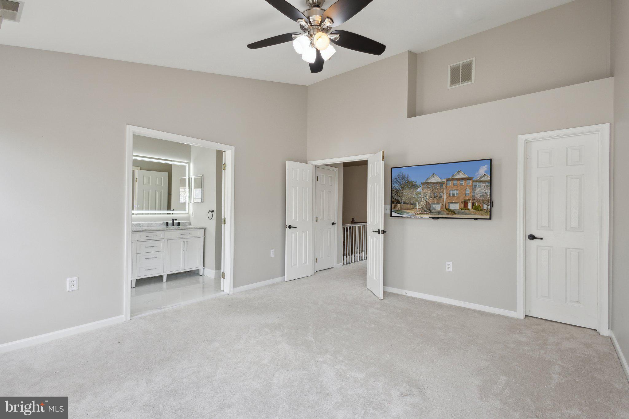 21497 RUSTY BLACKHAW SQUARE