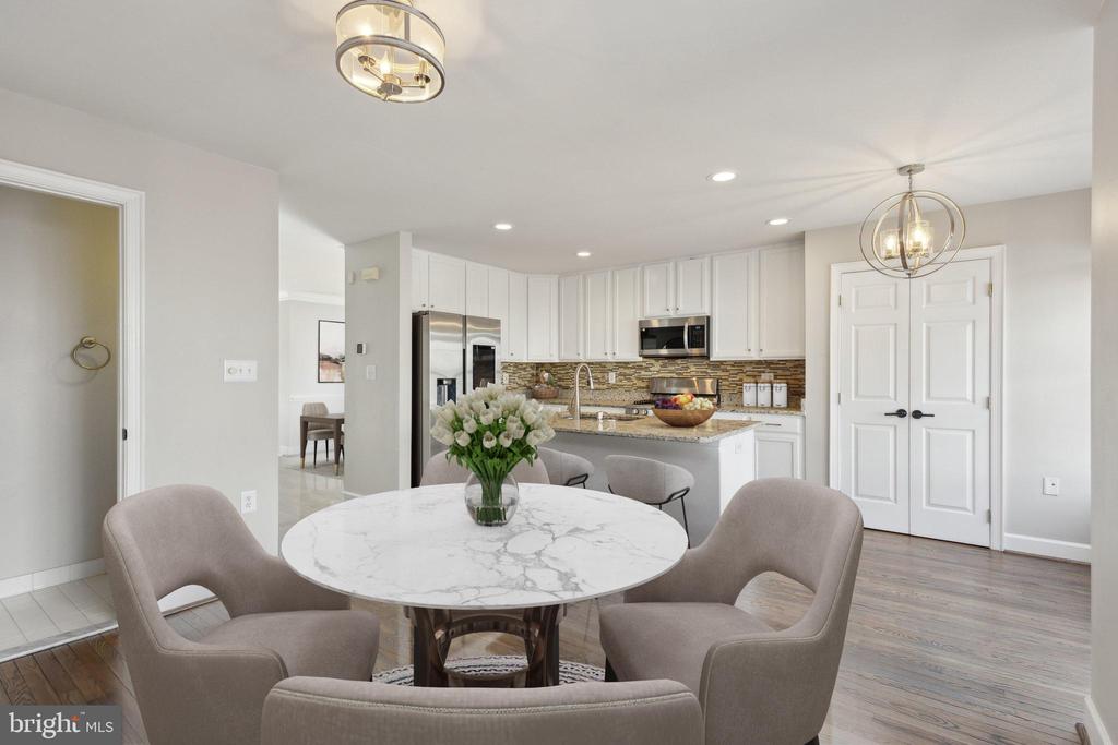 21497 RUSTY BLACKHAW SQUARE
