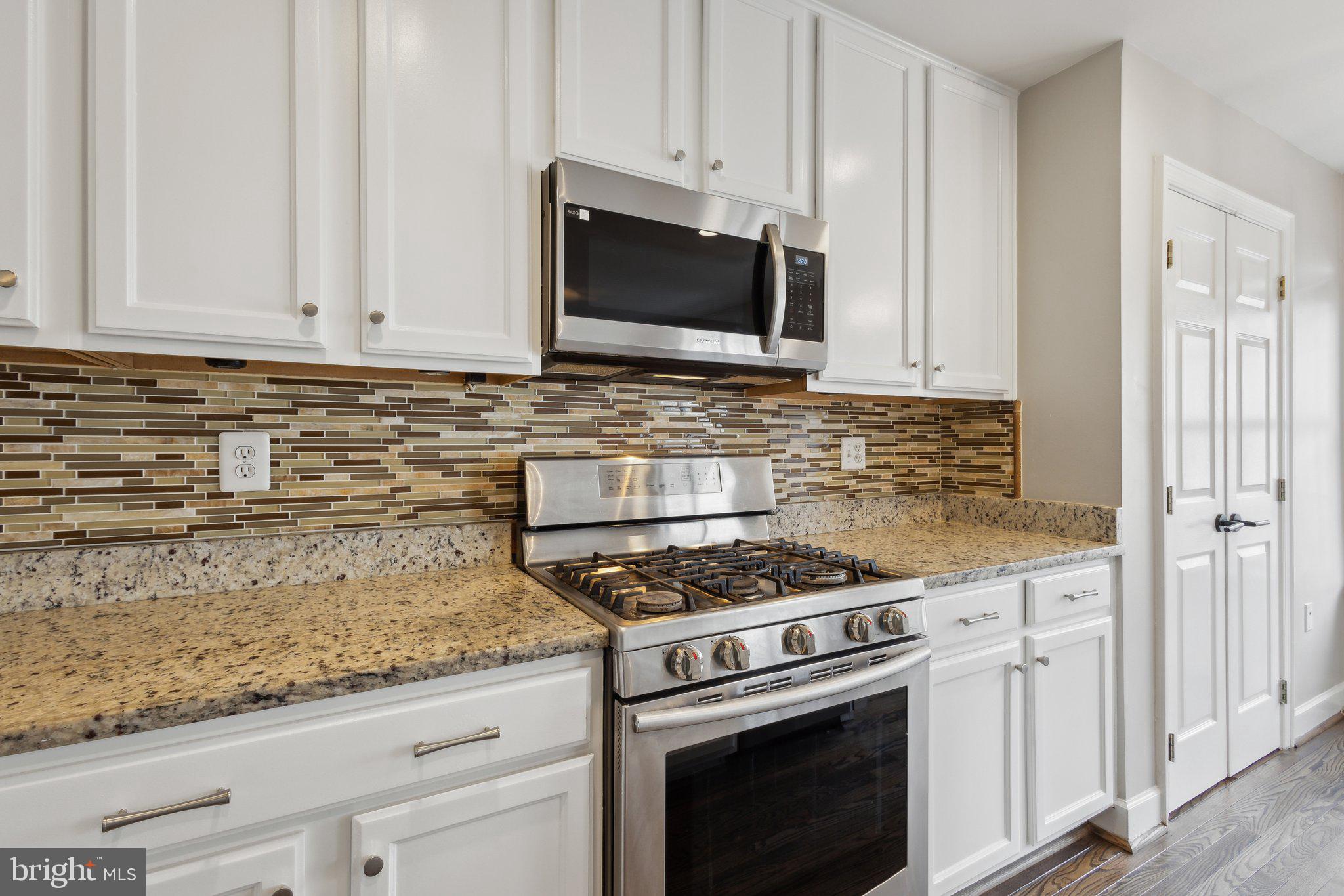 21497 RUSTY BLACKHAW SQUARE