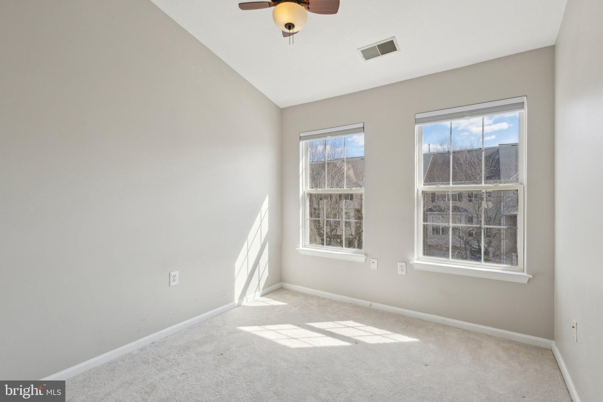 21497 RUSTY BLACKHAW SQUARE