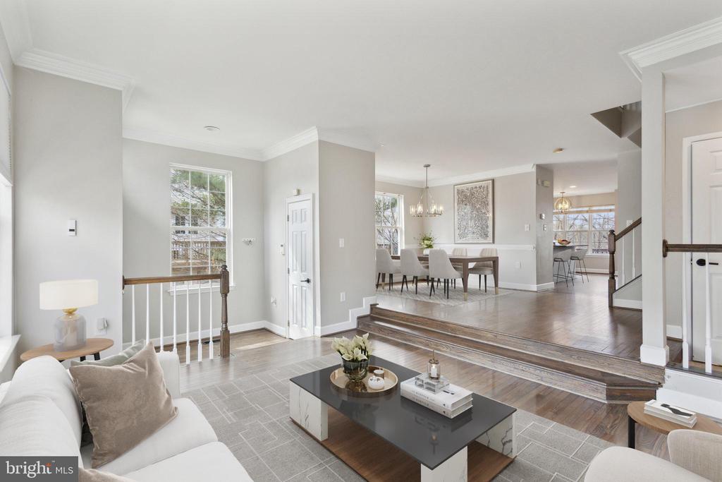 21497 RUSTY BLACKHAW SQUARE