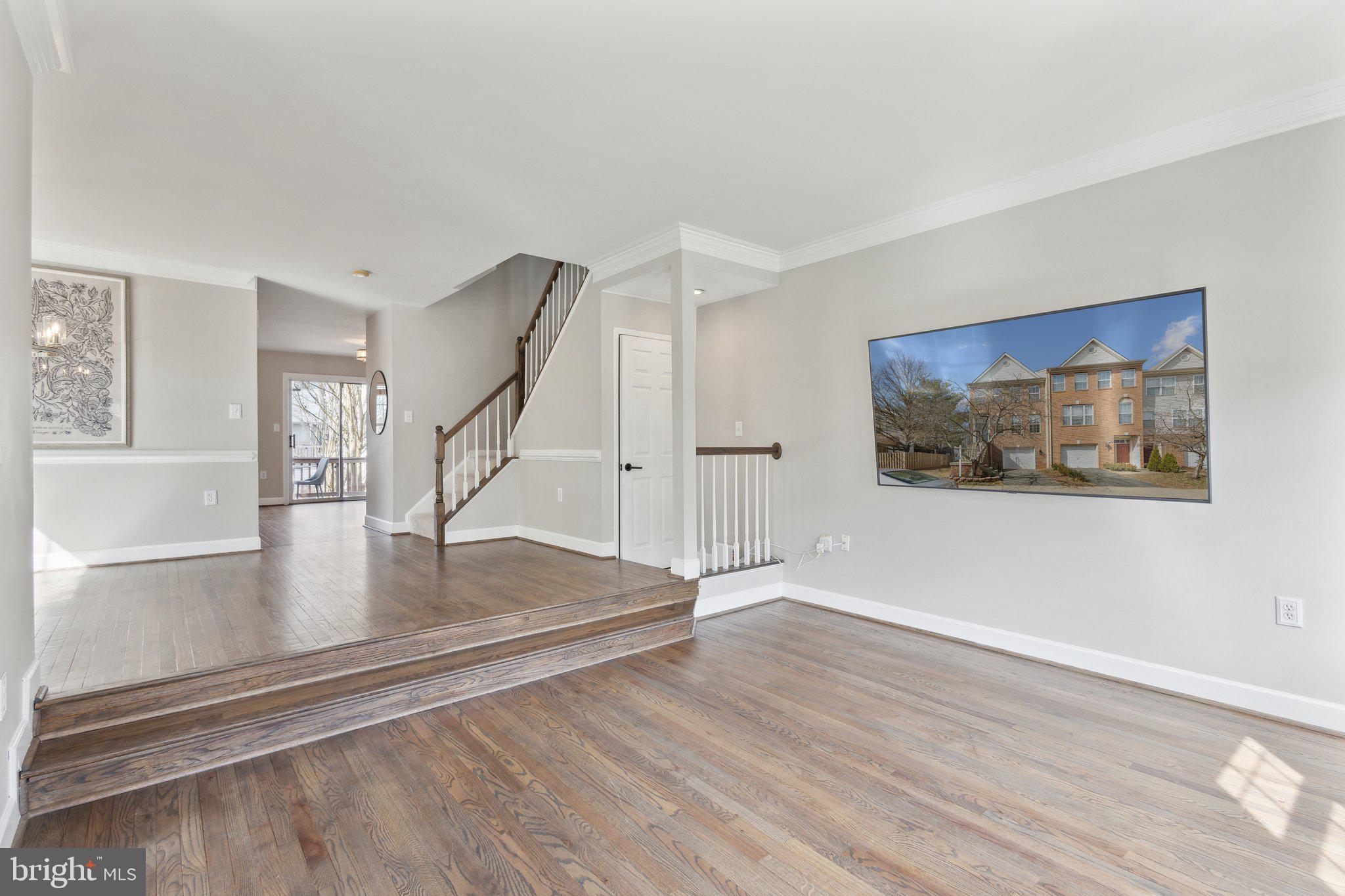 21497 RUSTY BLACKHAW SQUARE