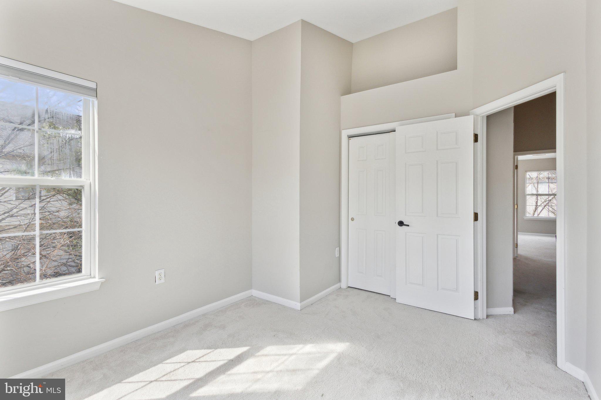 21497 RUSTY BLACKHAW SQUARE
