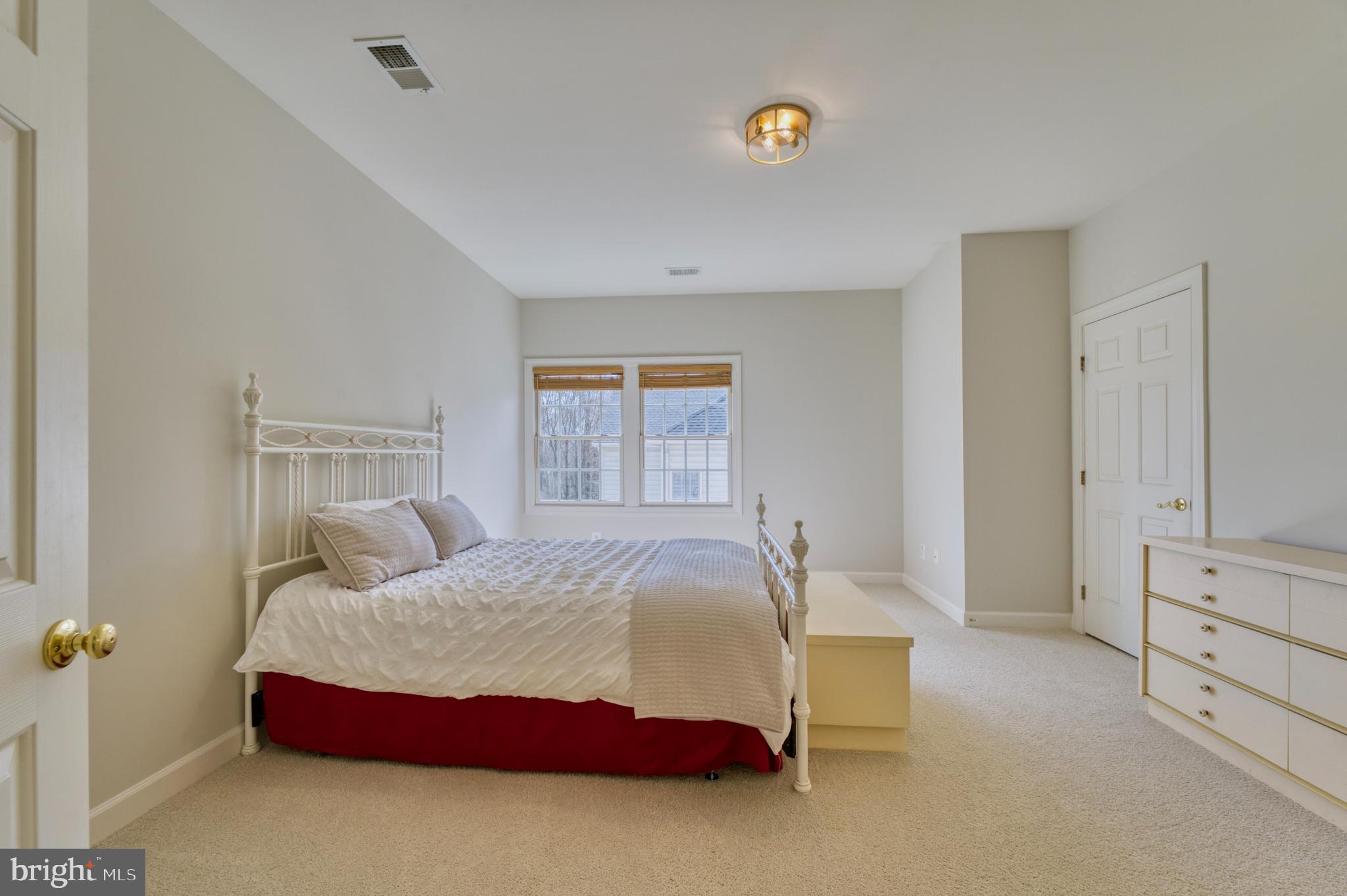 43283 Warwick Hills Ct