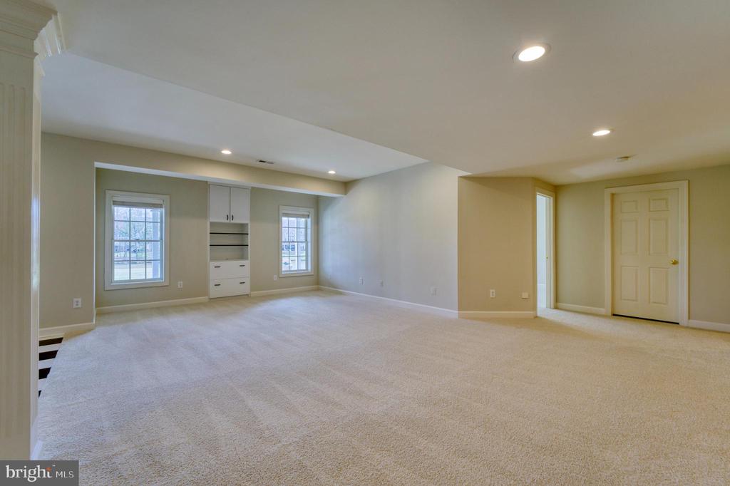 43283 Warwick Hills Ct