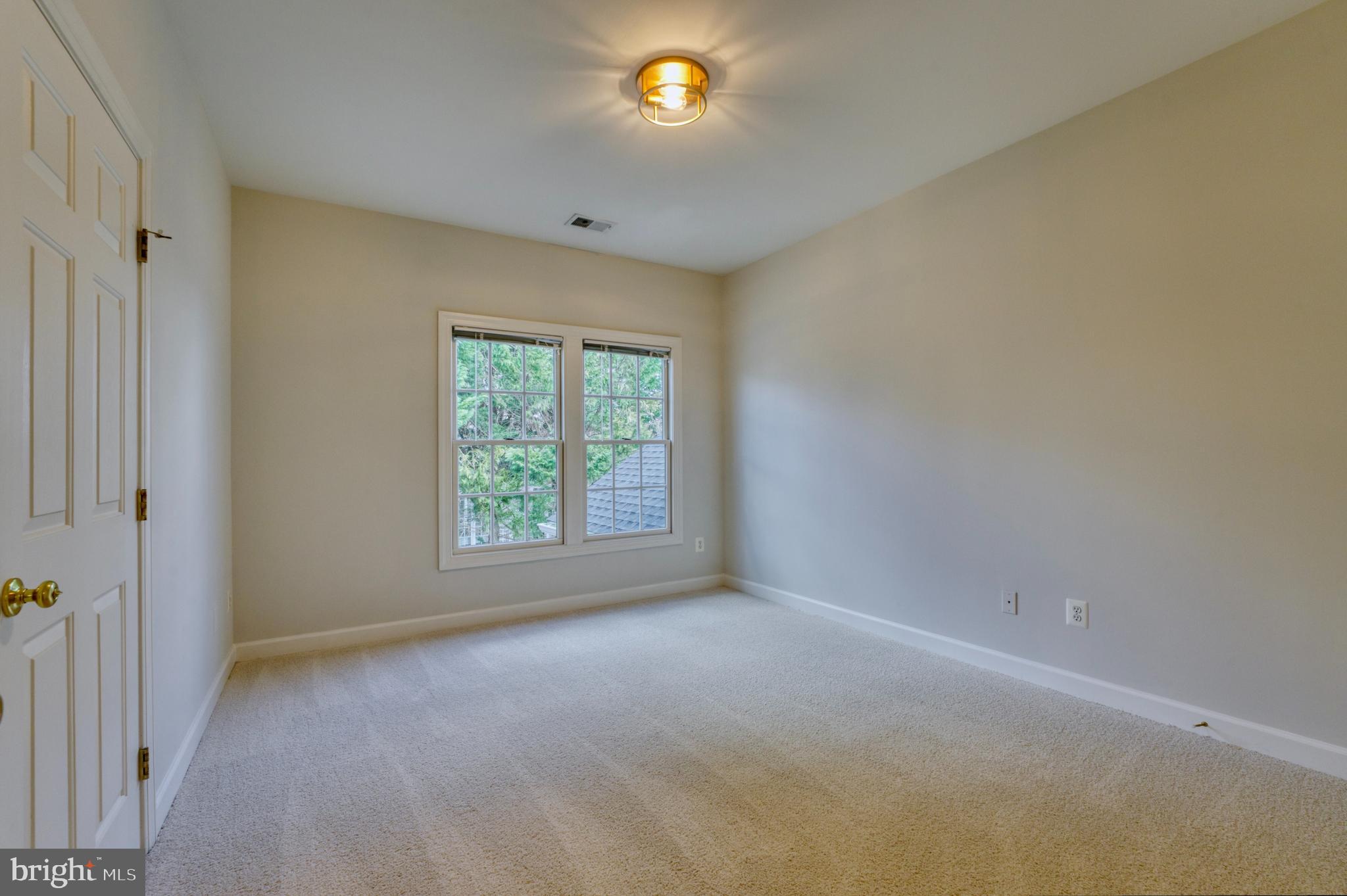 43283 Warwick Hills Ct