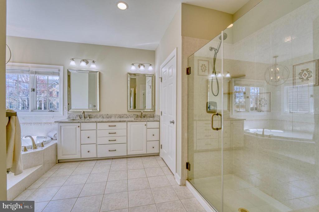 43283 Warwick Hills Ct