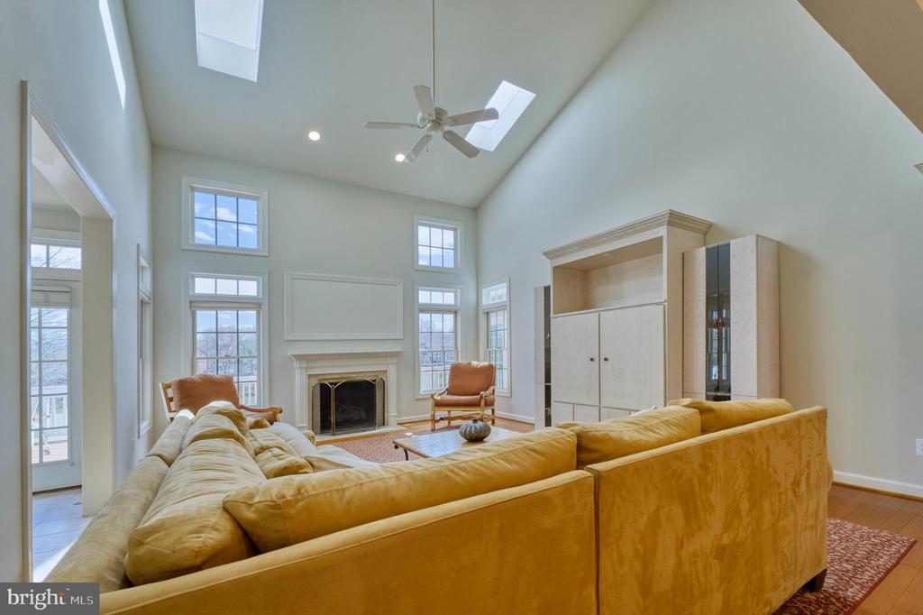 43283 Warwick Hills Ct