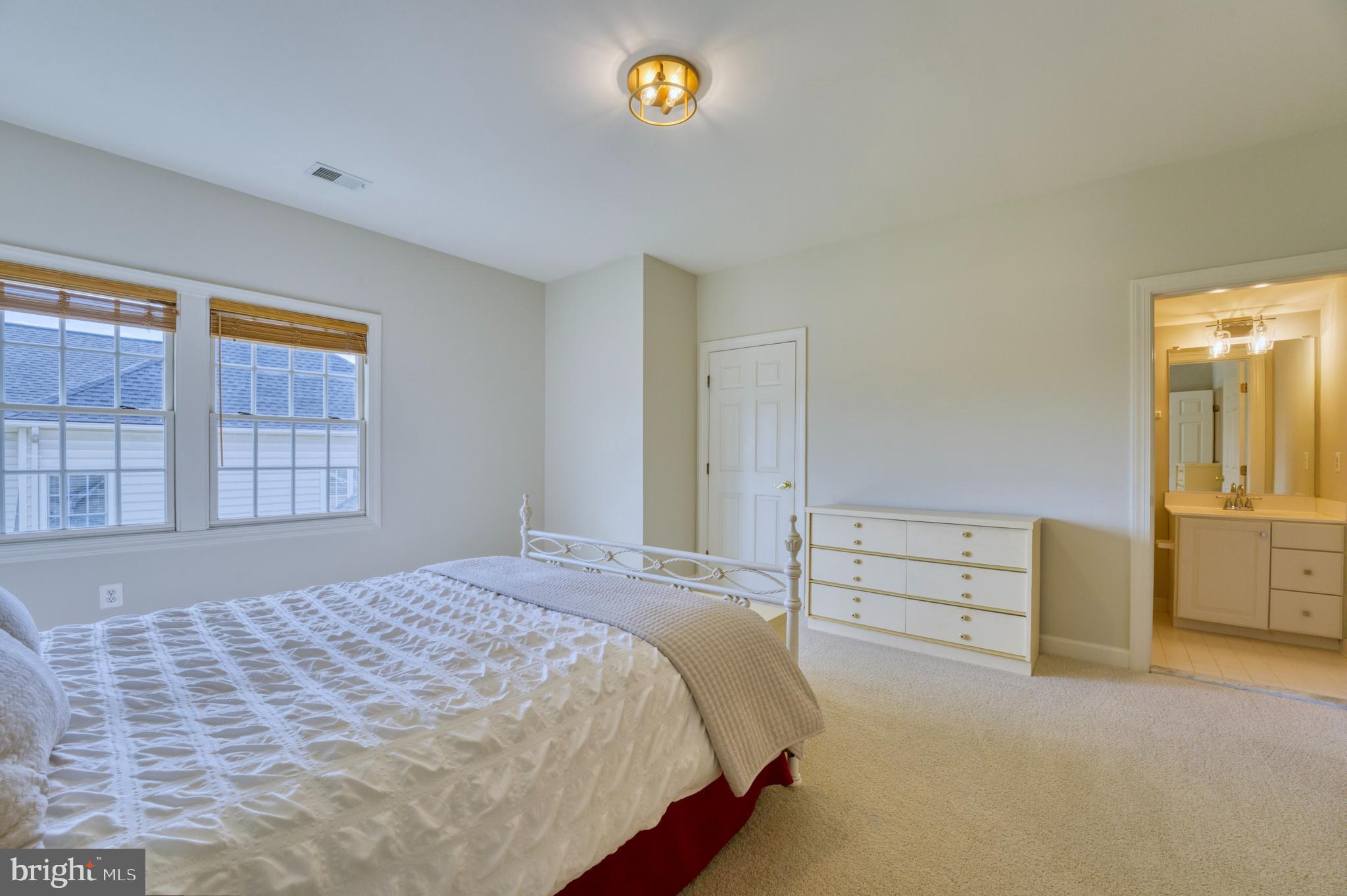 43283 Warwick Hills Ct