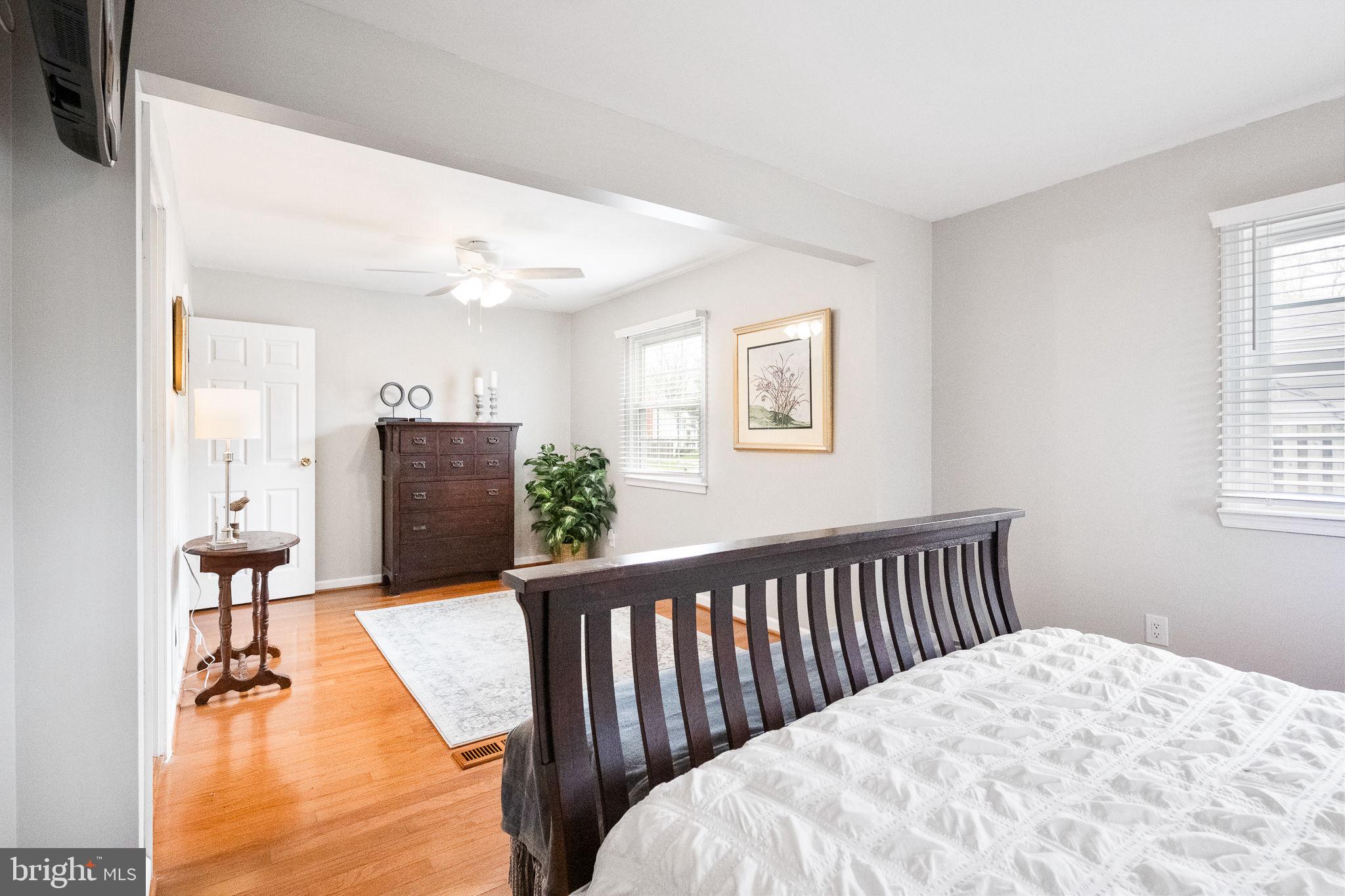 401 W Maple Ave W