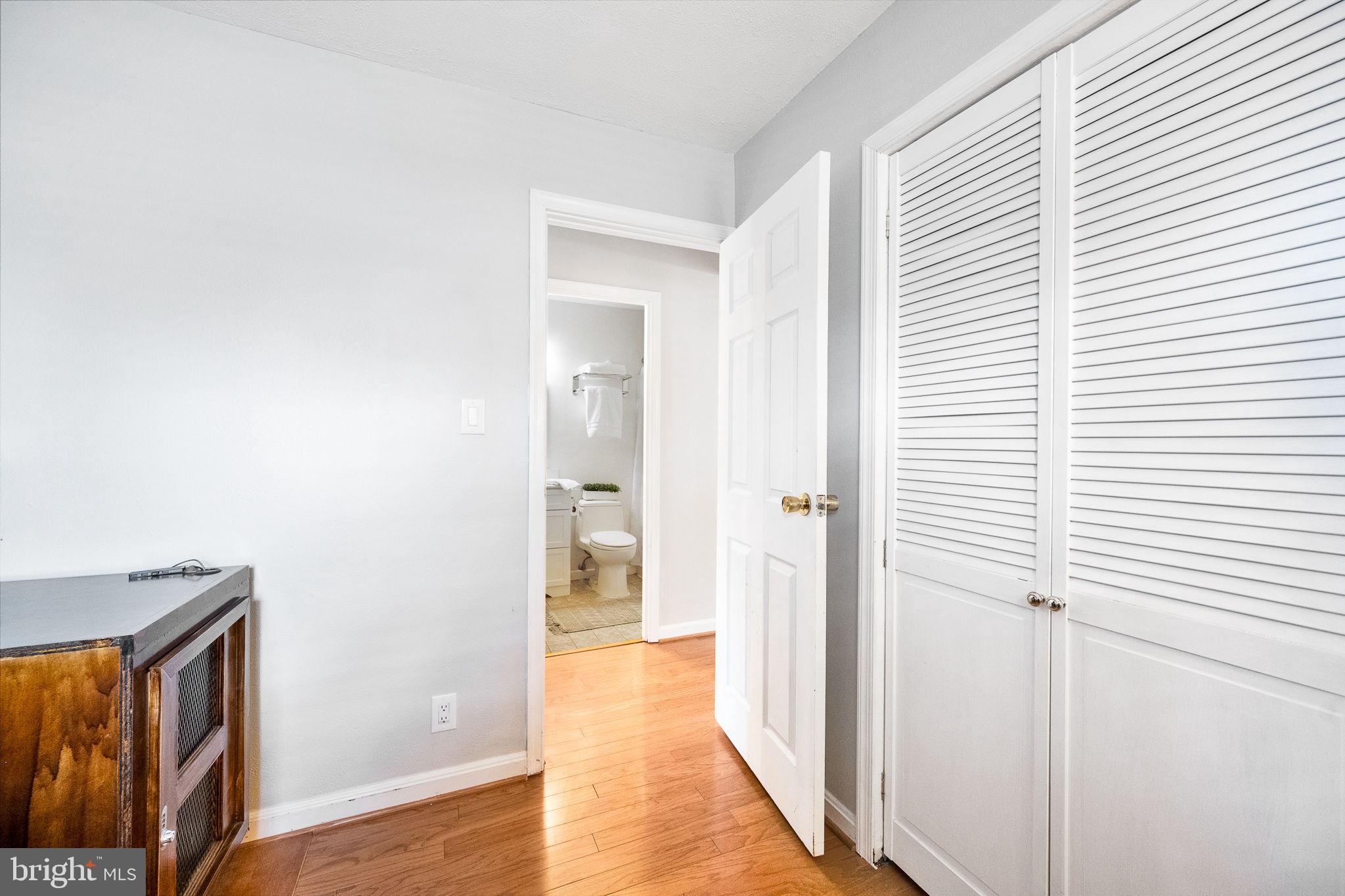 401 W Maple Ave W