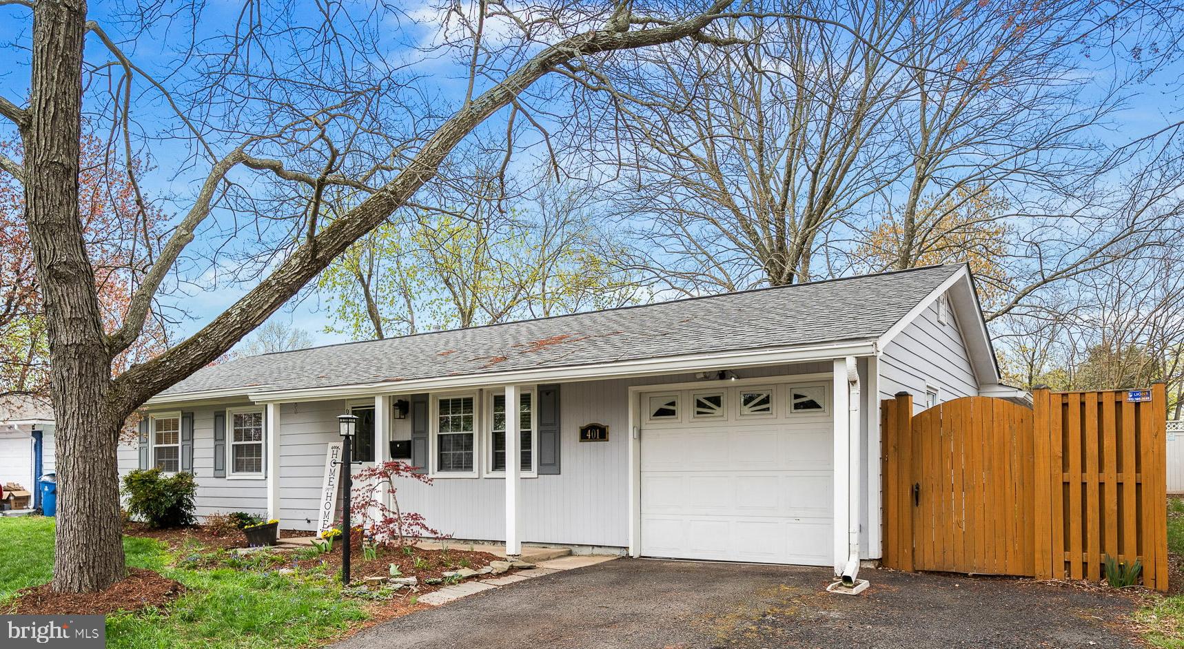401 W Maple Ave W