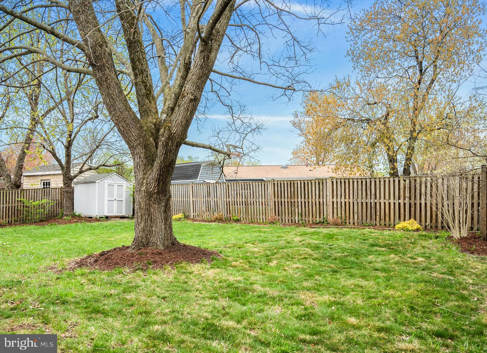 401 W Maple Ave W