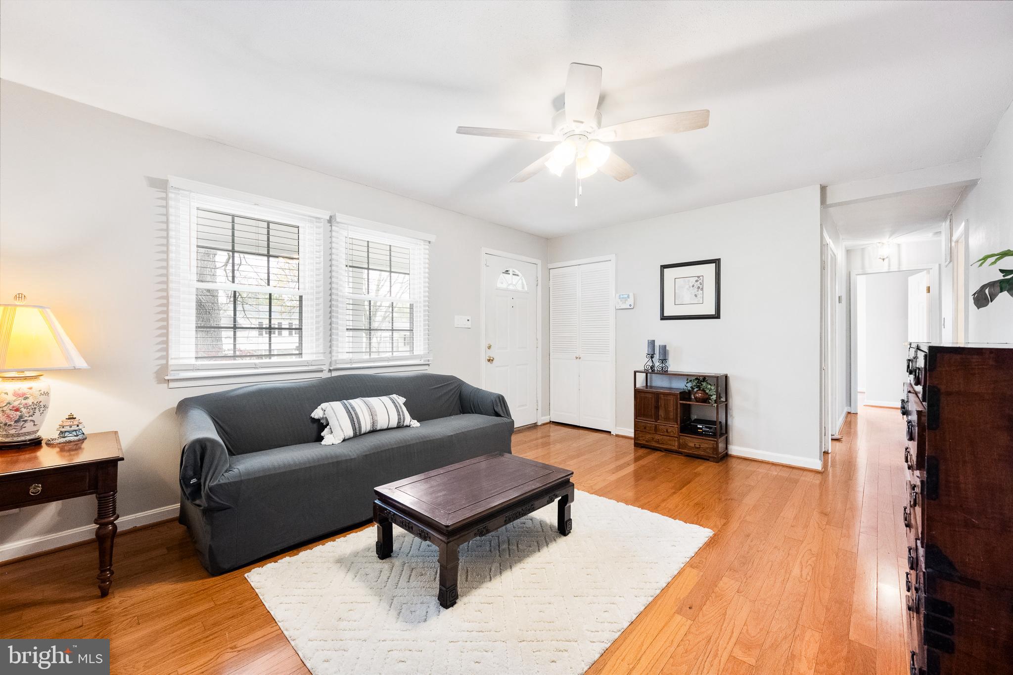 401 W Maple Ave W