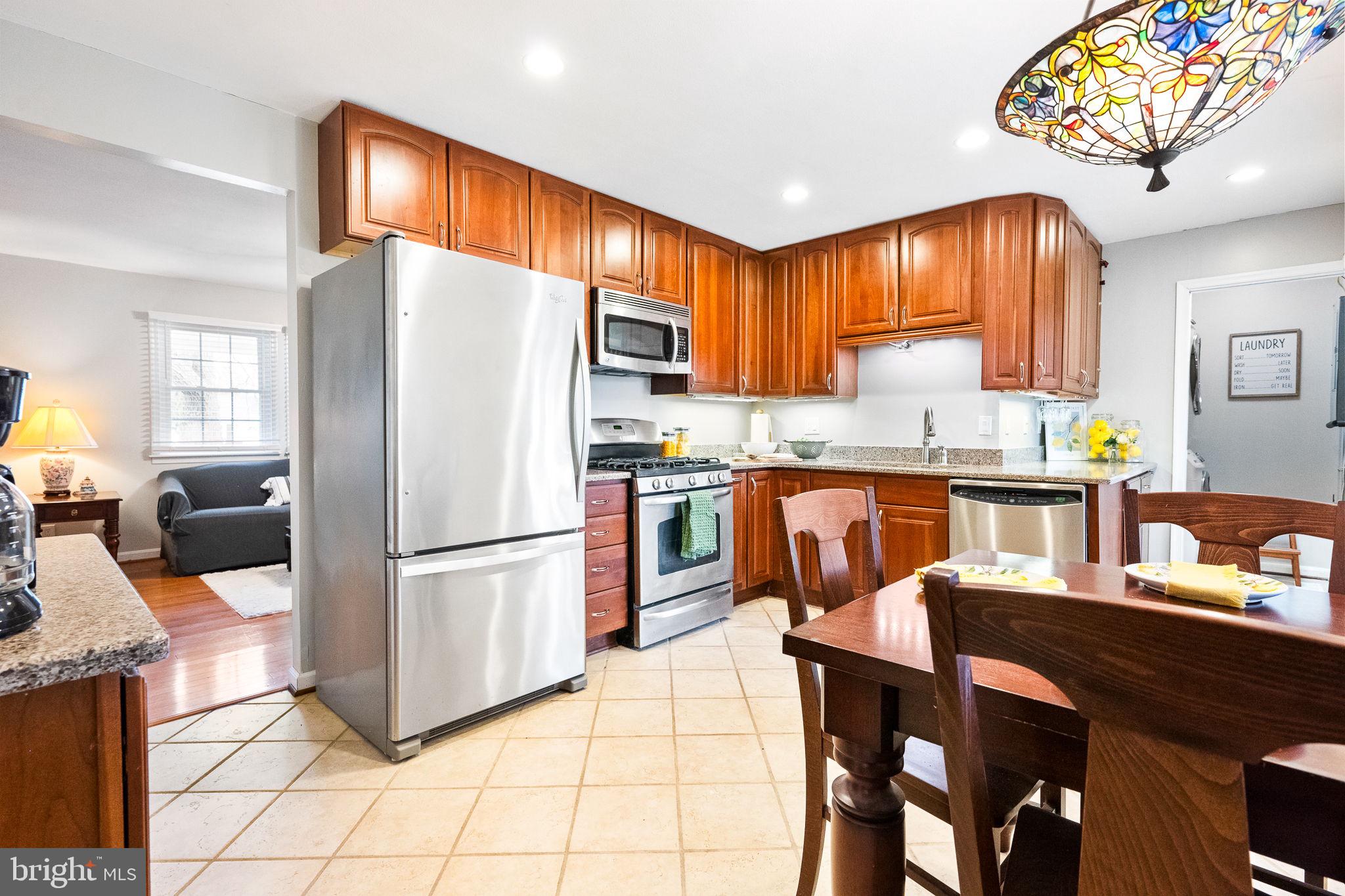 401 W Maple Ave W