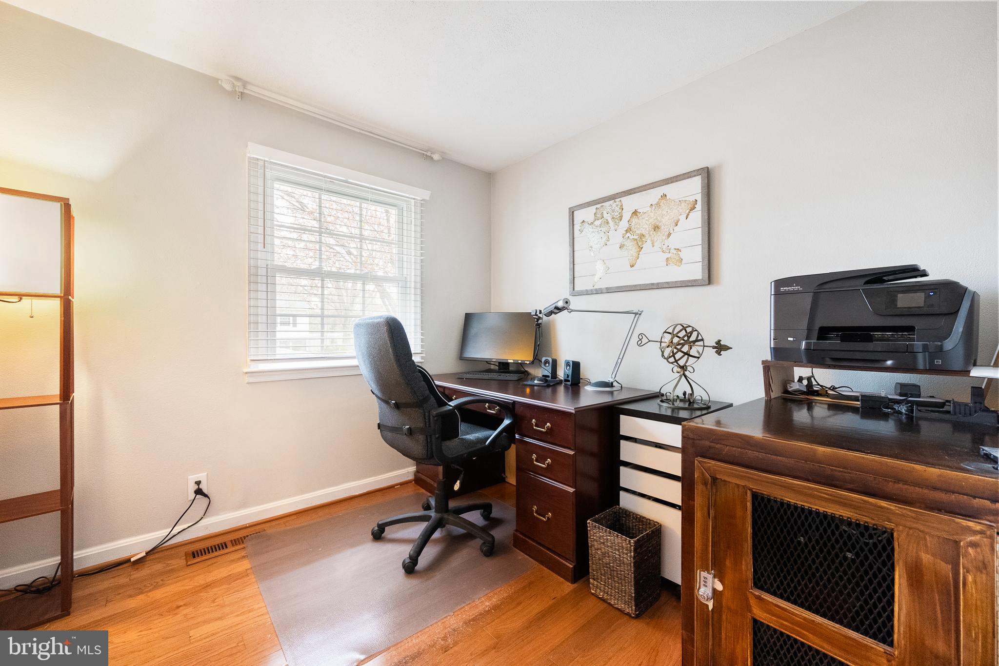 401 W Maple Ave W