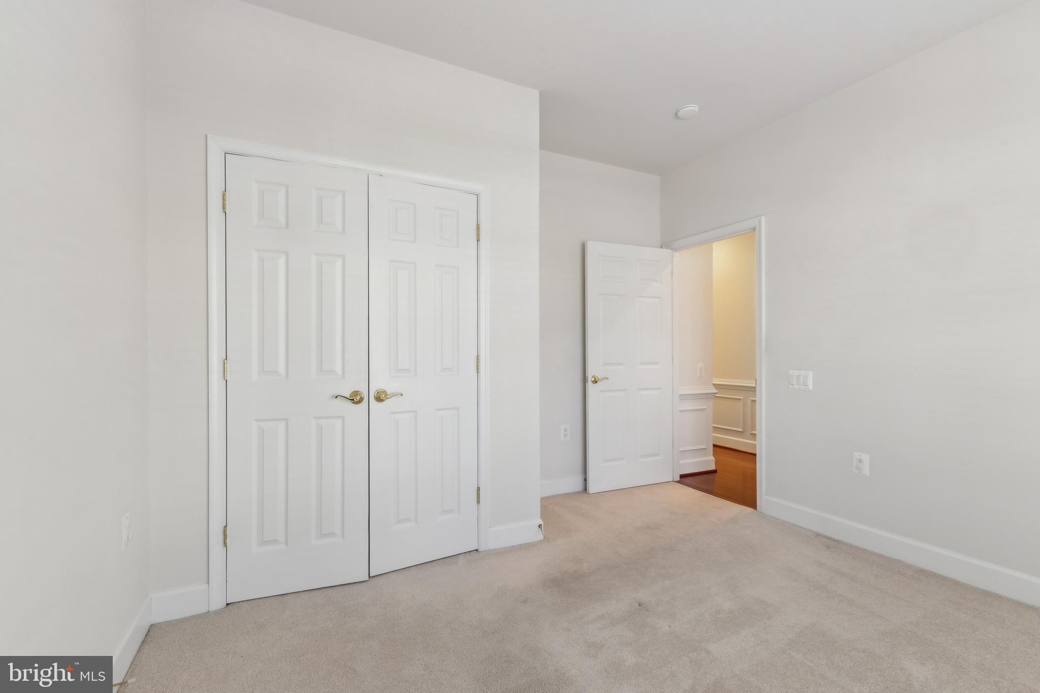 44446 Oakmont Manor Sq