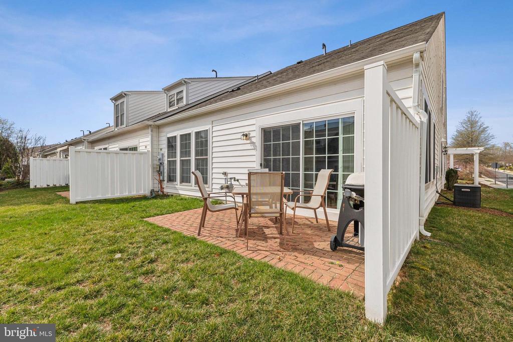 44446 Oakmont Manor Sq
