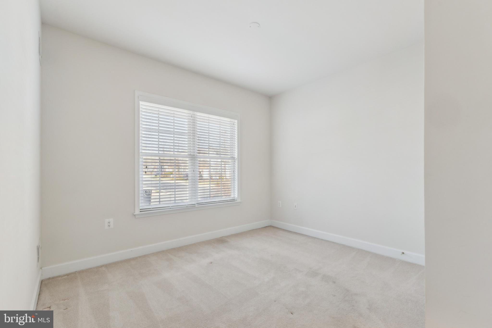 44446 Oakmont Manor Sq