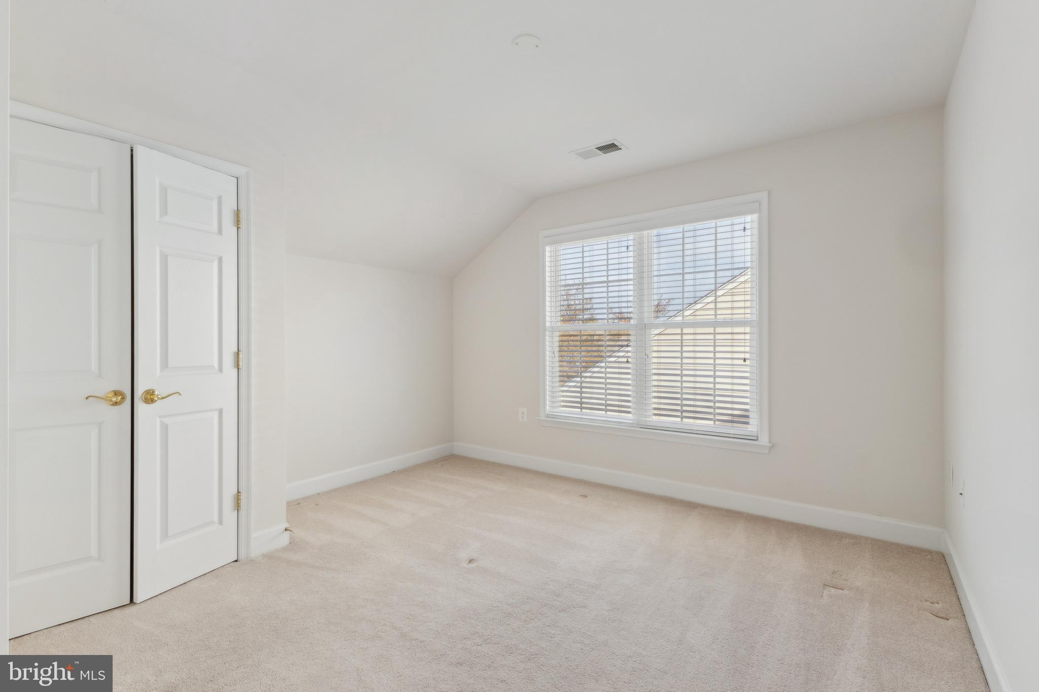 44446 Oakmont Manor Sq