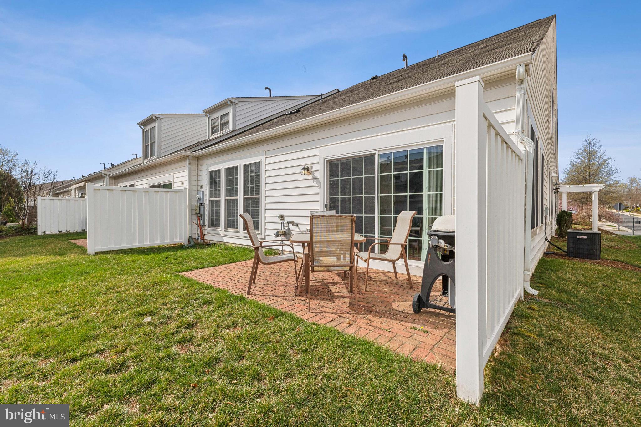 44446 Oakmont Manor Sq