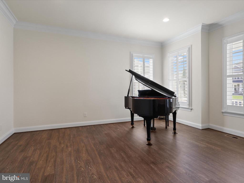 41070 Moondancer Ct