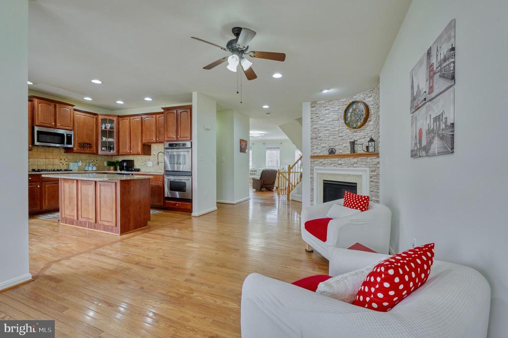 22255 Waterberry Ter
