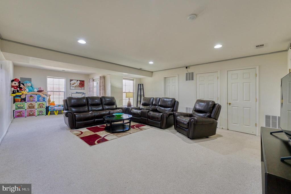 22255 Waterberry Ter