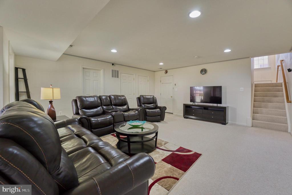 22255 Waterberry Ter