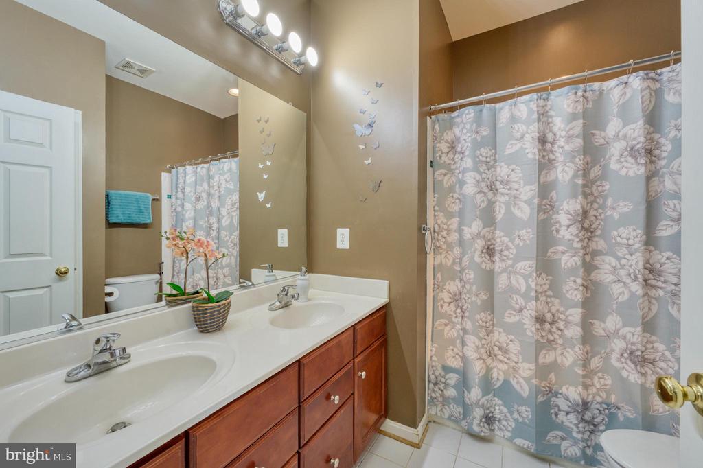 22255 Waterberry Ter